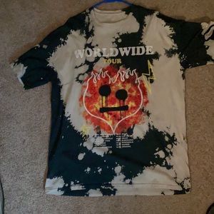 Oversized tan and black graphic tee (M)